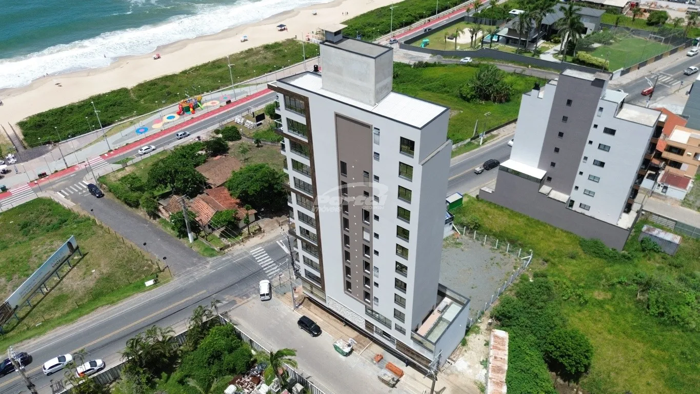 Decorado com 3 suítes e 2 vagas de garagem a 100m do mar, no Itacolomi em Balneário Piçarras SC! (Cód. 23215) - foto 1