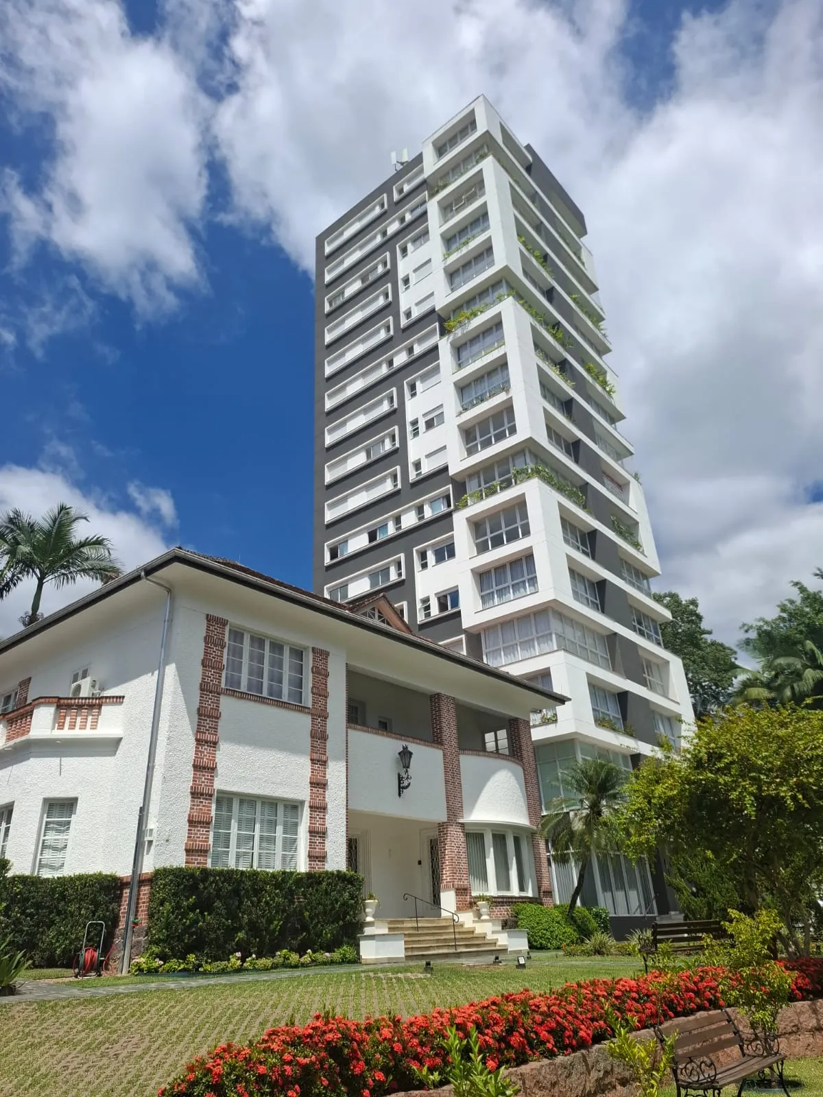 VENDE-SE APARTAMENTO MOBILIADO - foto 1