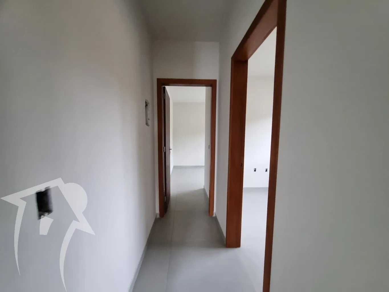 Linda casa pé direito alto 3 dormitórios.Conforto, segurança e localização ideal para sua família! — foto 3