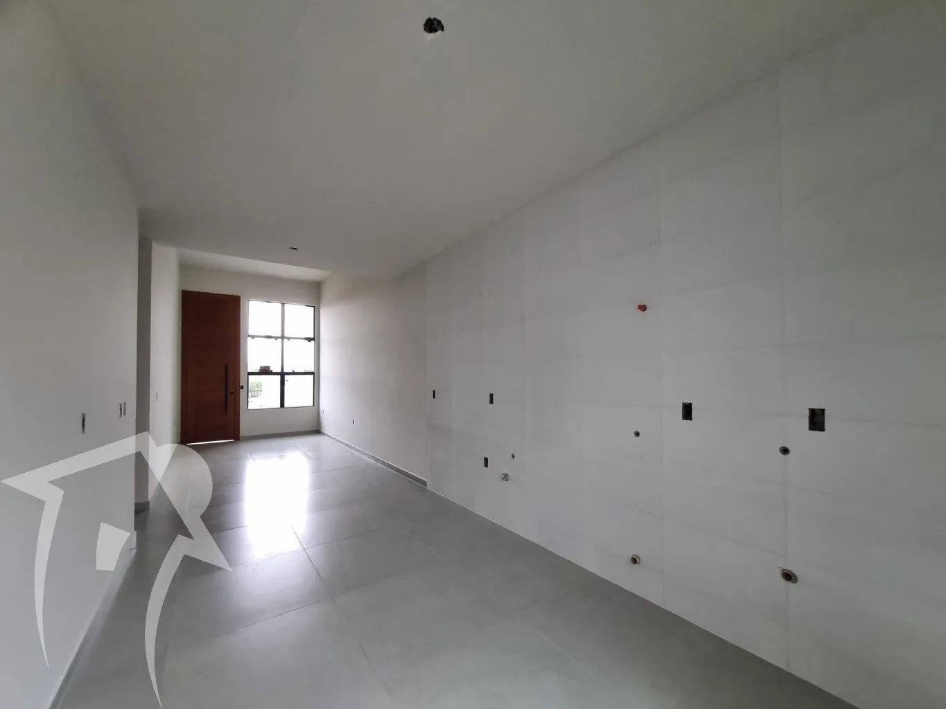 Linda casa pé direito alto 3 dormitórios.Conforto, segurança e localização ideal para sua família! — foto 2