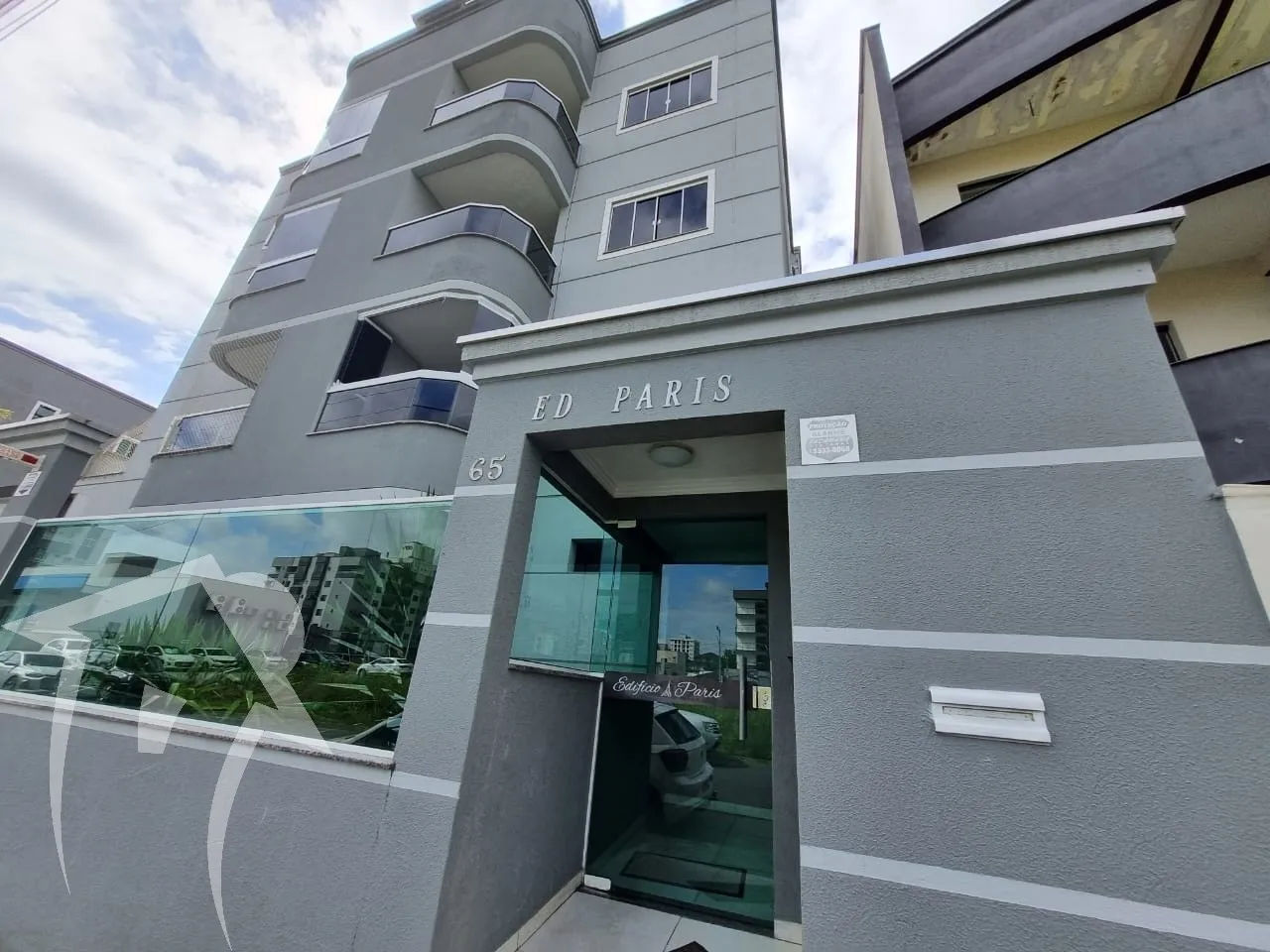 Apartamento à Venda no Residencial Paris - foto 1