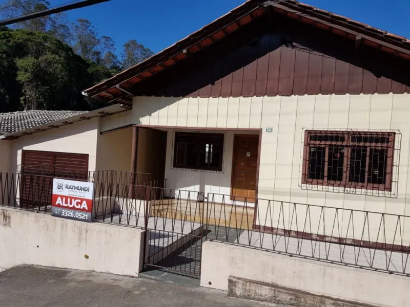 Casa com à Venda no bairro Garcia, próximo ao 23 Batalhão de Infantaria em Blumenau/SC - foto 1