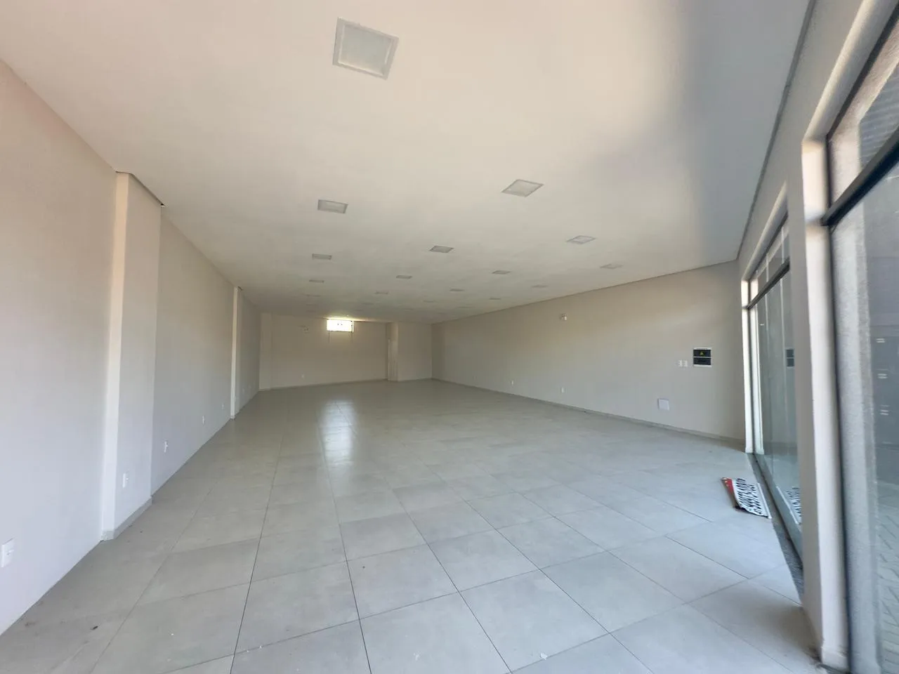 SALA COMERCIAL DIVISA COM TIMBÓ - foto 1