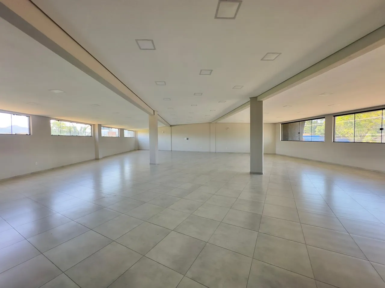 SALA COMERCIAL DIVISA COM TIMBÓ - foto 1