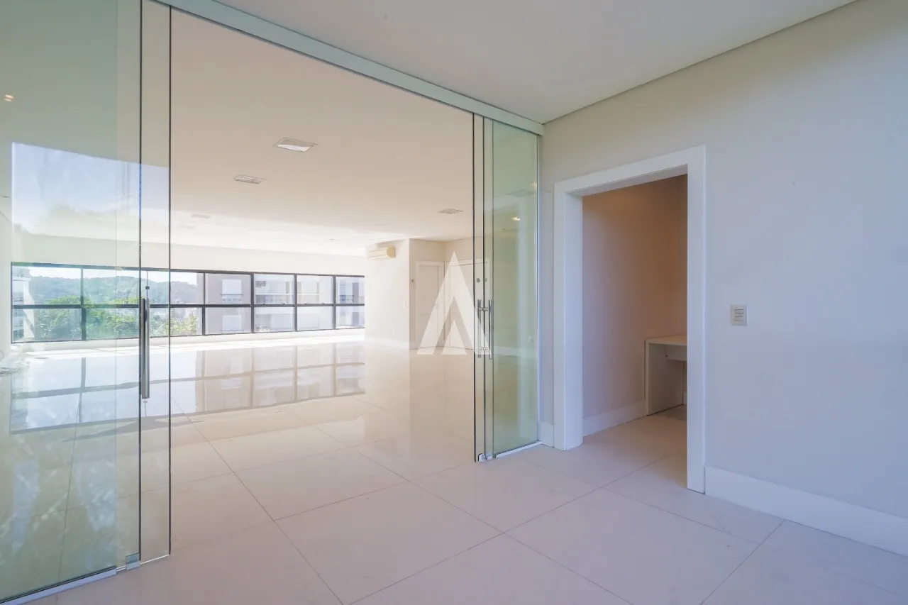 Apartamento último andar à venda no bairro América em Joinville/SC - com 3 suítes e 4 vagas de garagem por R$3.500.000,00. — foto 7