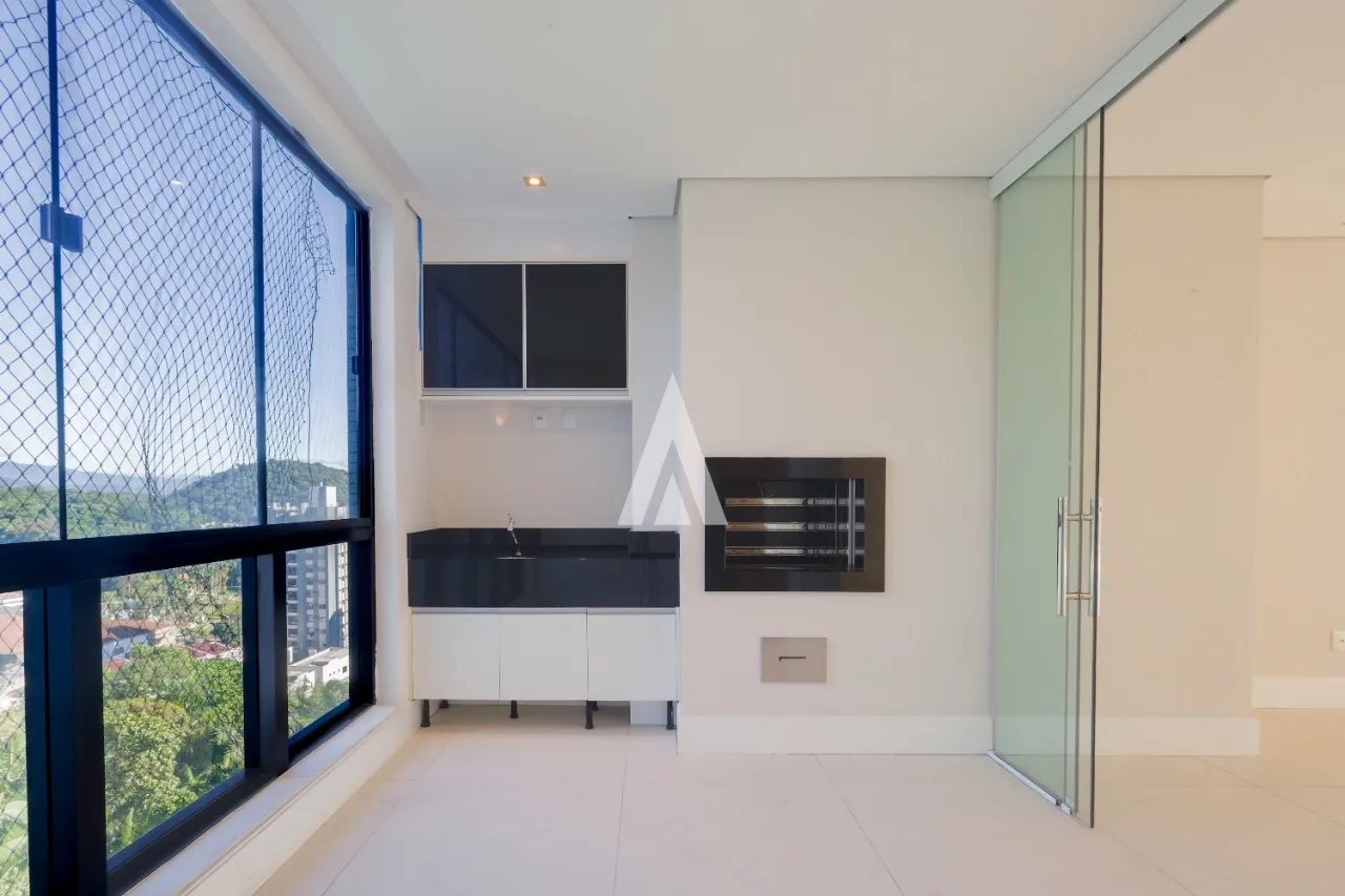 Apartamento último andar à venda no bairro América em Joinville/SC - com 3 suítes e 4 vagas de garagem por R$3.500.000,00. — foto 3