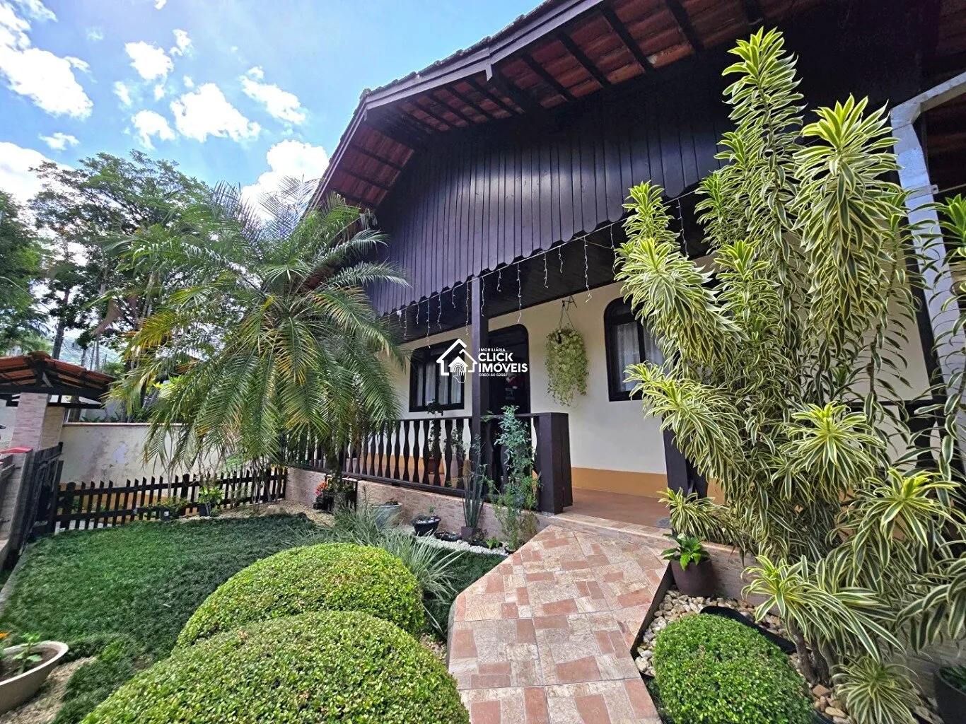 Casa com 6 dormitórios à venda no bairro Garcia em Blumenau/SC - foto 1