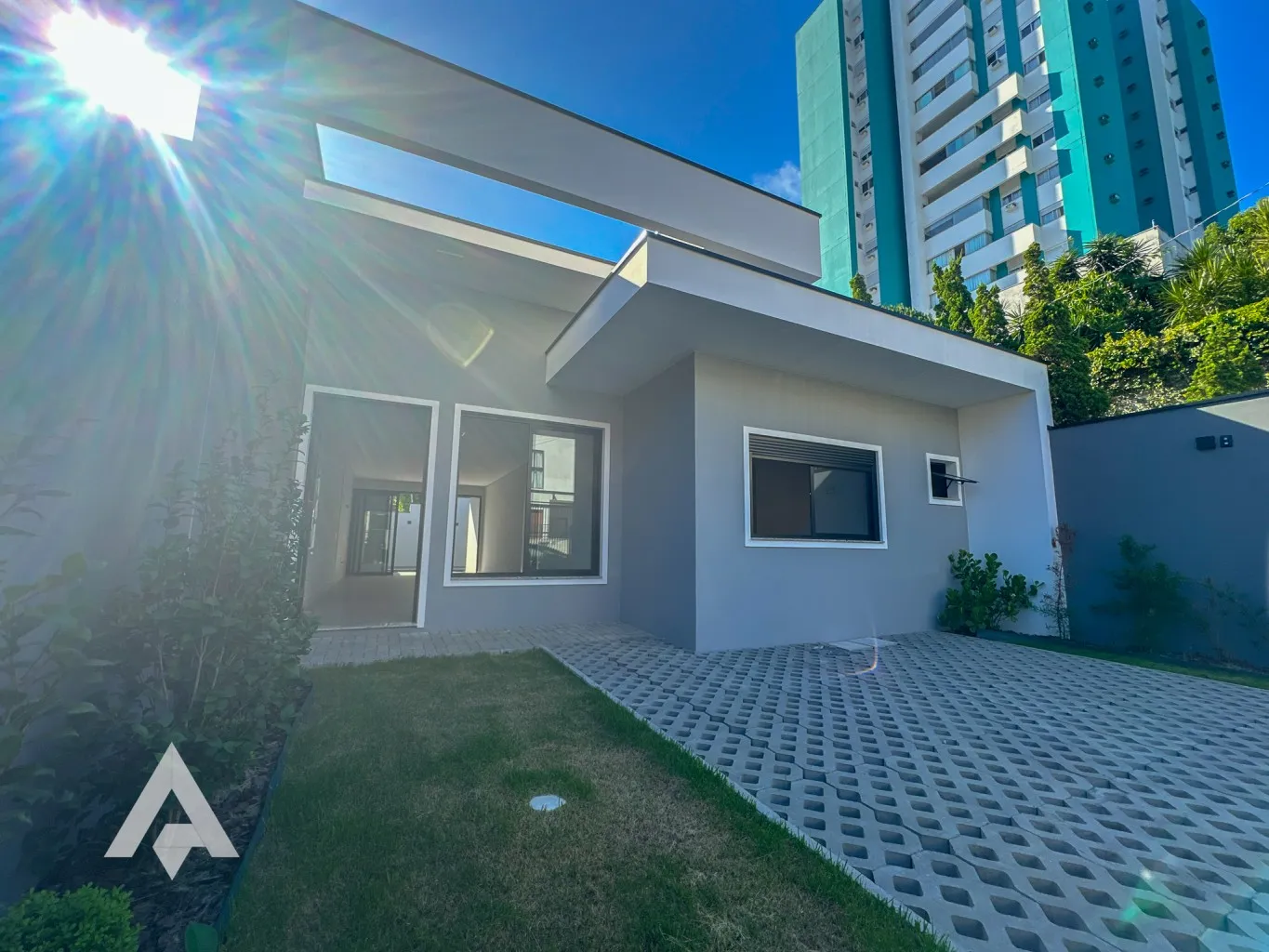Casa Terrea! Com 3 suítes à venda com 240m, por R$ 1.200.000,00 - Bairro Escola Agricola - Blumenau/SC — foto 2