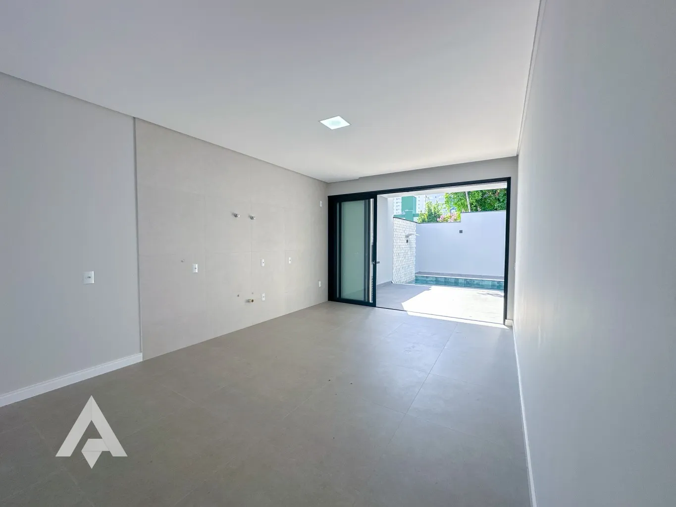 Casa Terrea! Com 3 suítes à venda com 240m, por R$ 1.200.000,00 - Bairro Escola Agricola - Blumenau/SC — foto 3