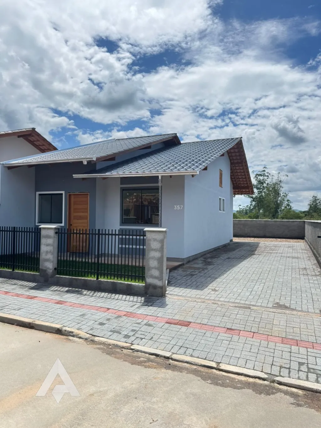 Casa com 02 dormitórios sendo 01 suíte à venda por R$ 375.000,00 - Bairro Arapongas - Indaial/SC — foto 2