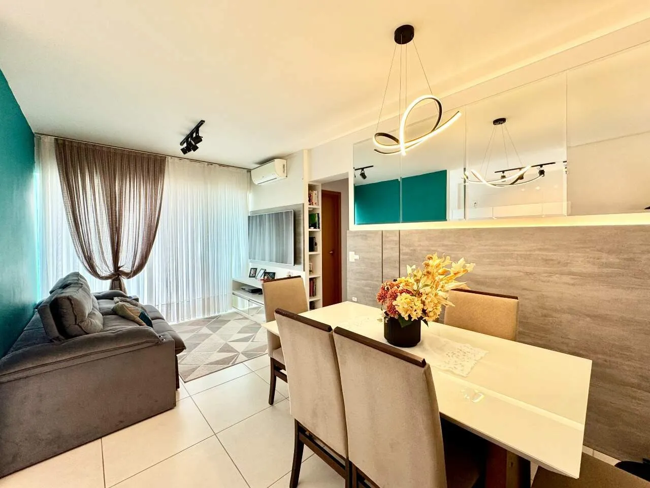 Apartamento mobiliado com 2 vagas, suíte e infraestrutura de lazer completa - foto 1