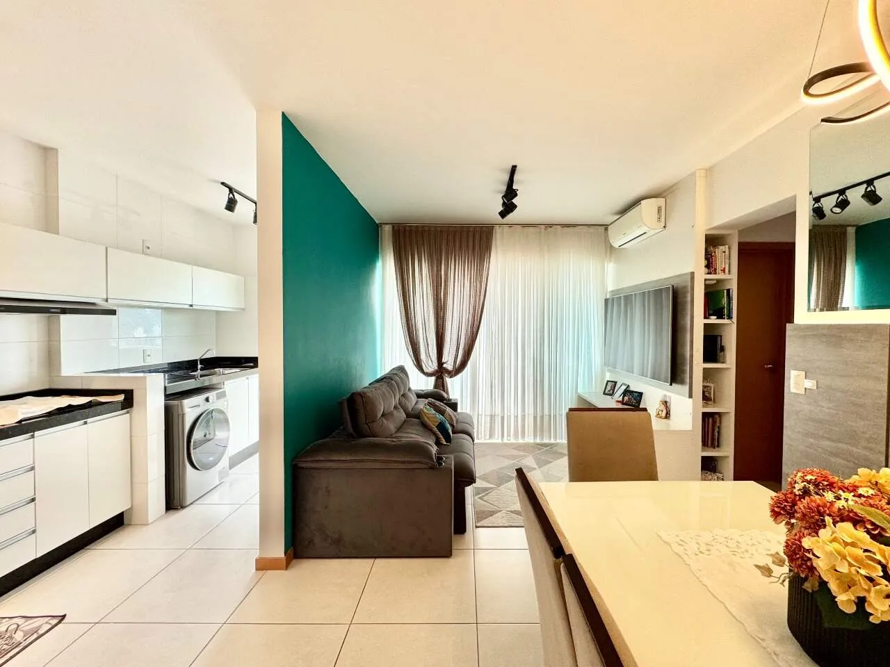 Apartamento mobiliado com 2 vagas, suíte e infraestrutura de lazer completa — foto 2