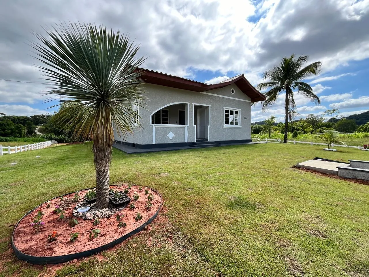 Refúgio Completo com Casa de 175m, Lagoa e Ribeirão nos Fundos - 4.844m em Encano Baixo - Indaial - foto 1