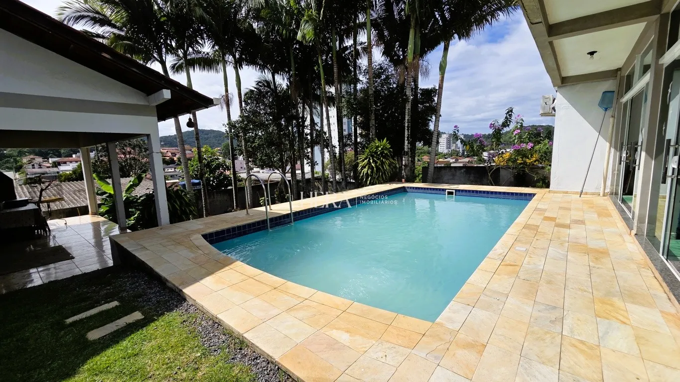 Casa à Venda na Itoupava Norte em Blumenau com 2 Dormitórios sendo 1 suíte. — foto 2