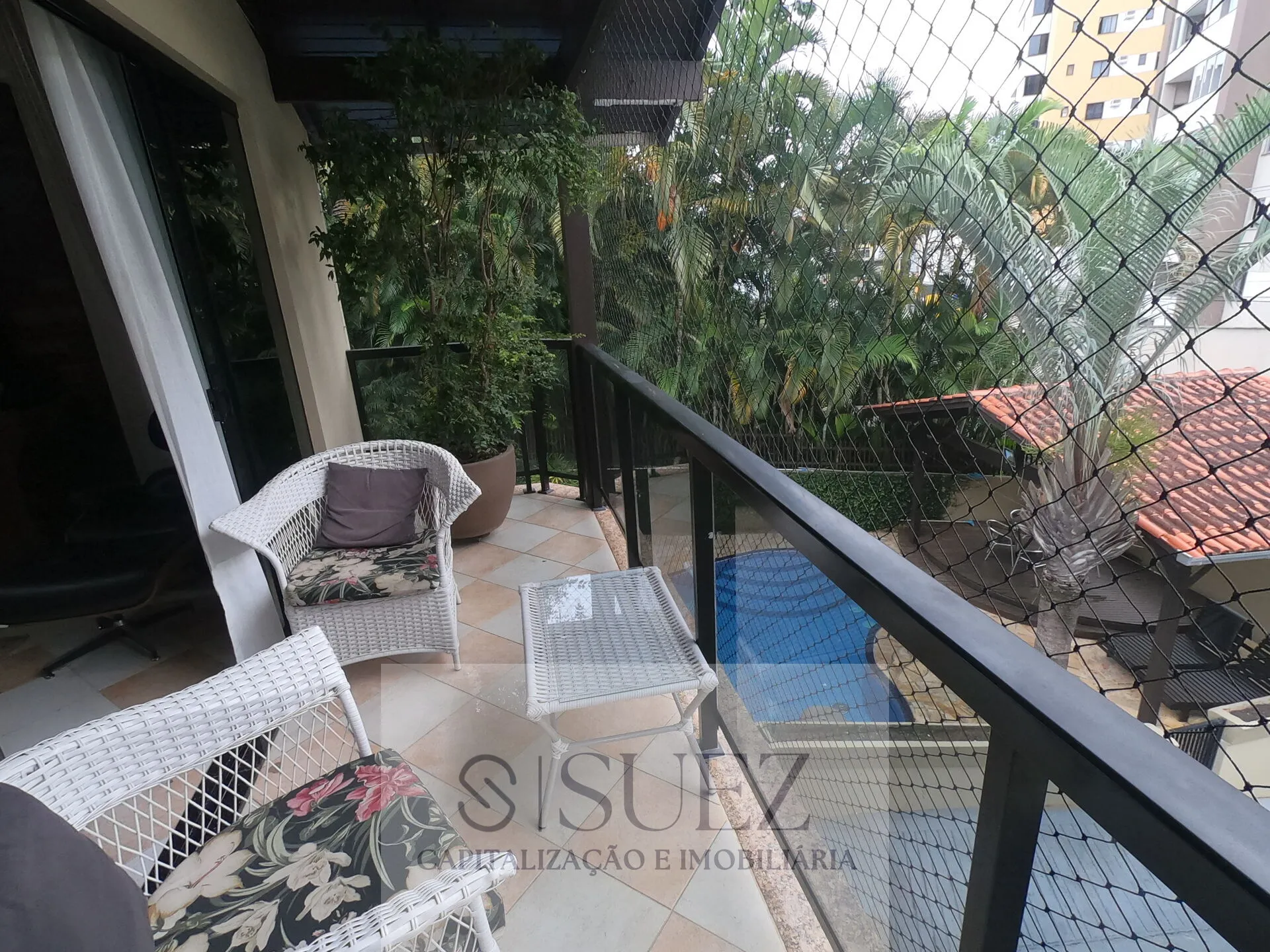 Casa Alto Padrão com 4 Quartos e Piscina na Vila Nova - foto 1