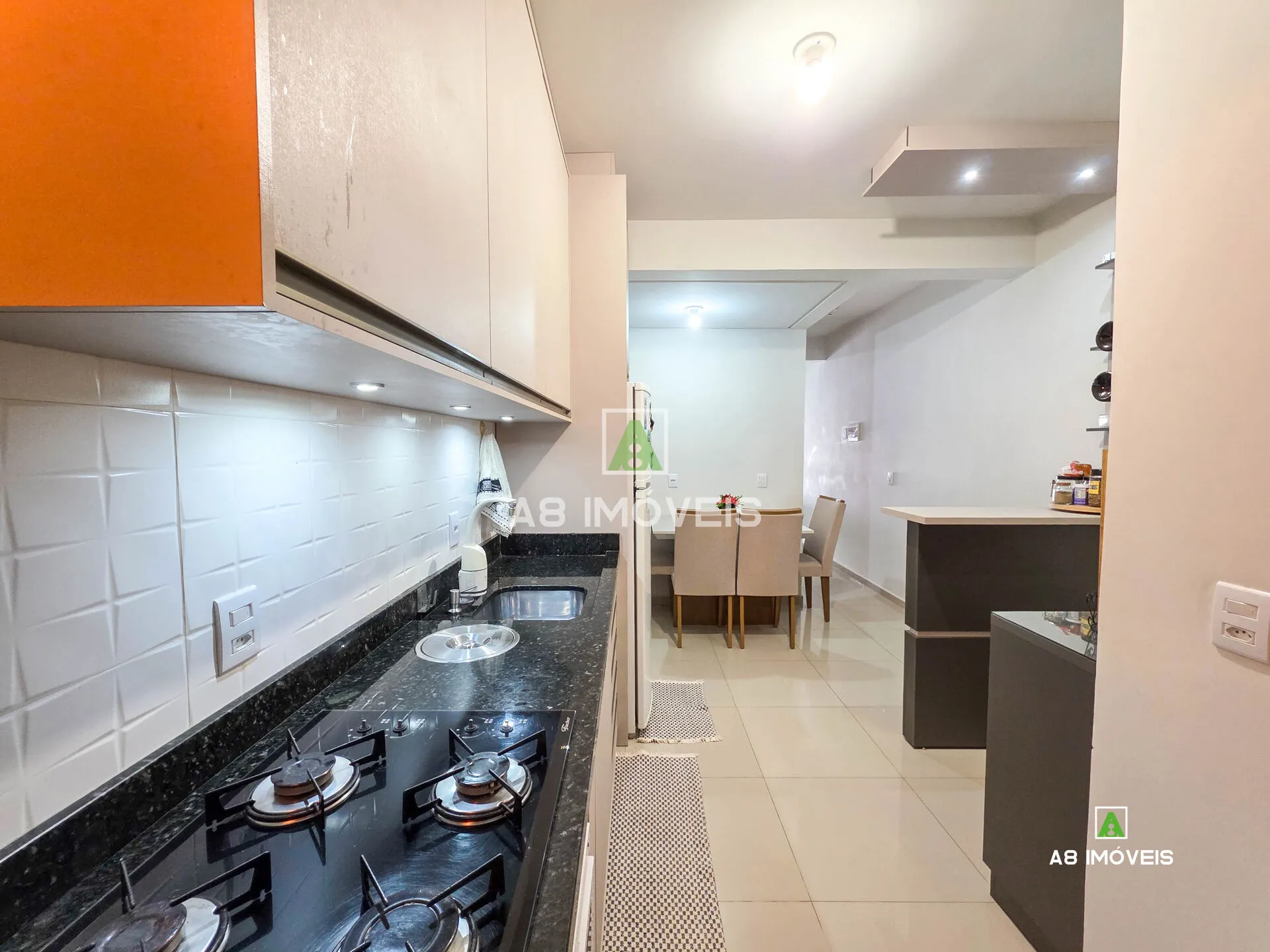 SOBRADO SEMI MOBILIADO COM DUAS VAGAS BAIRRO FORTALEZA ALTA — foto 2