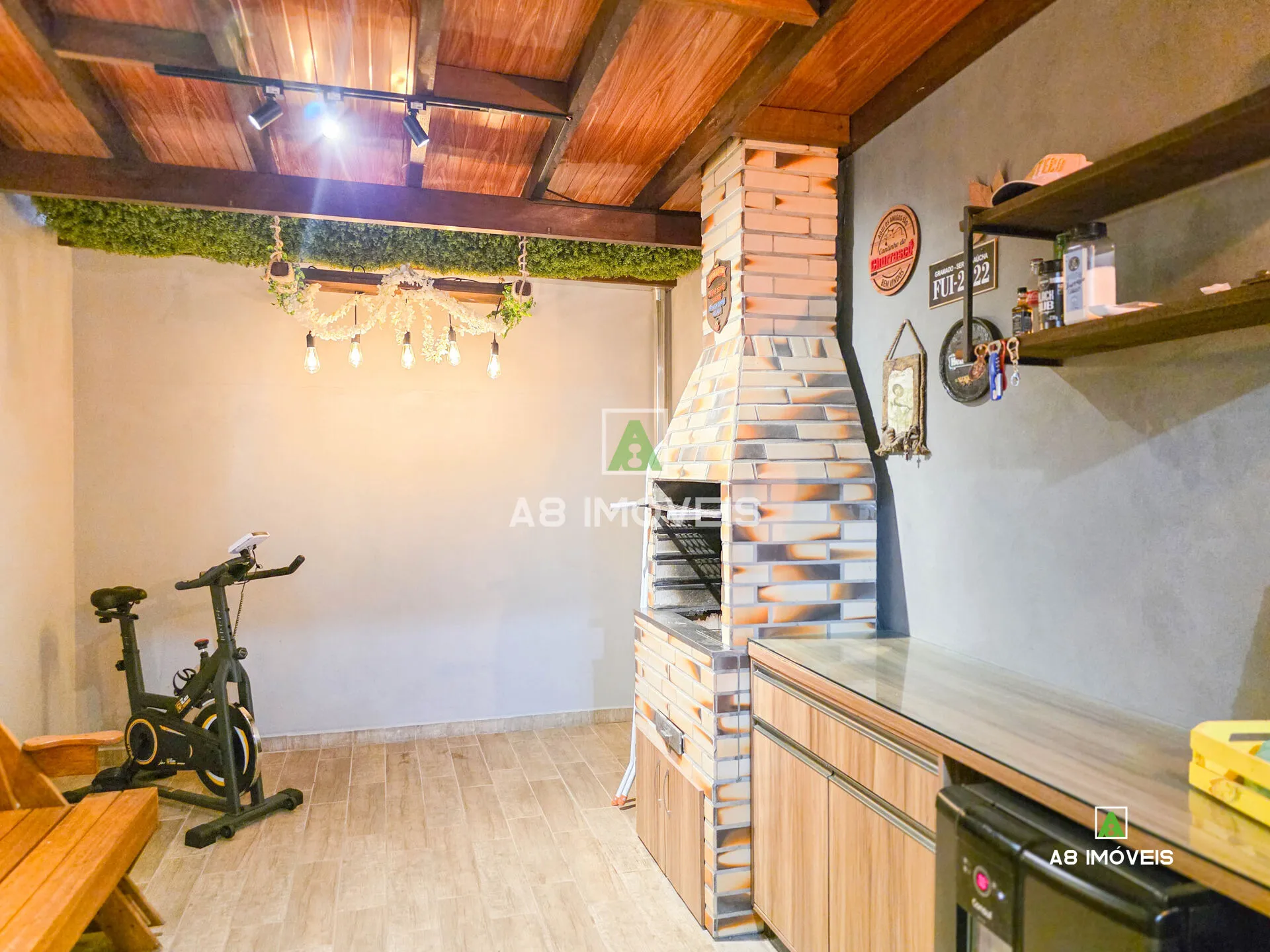 SOBRADO SEMI MOBILIADO COM DUAS VAGAS BAIRRO FORTALEZA ALTA — foto 5