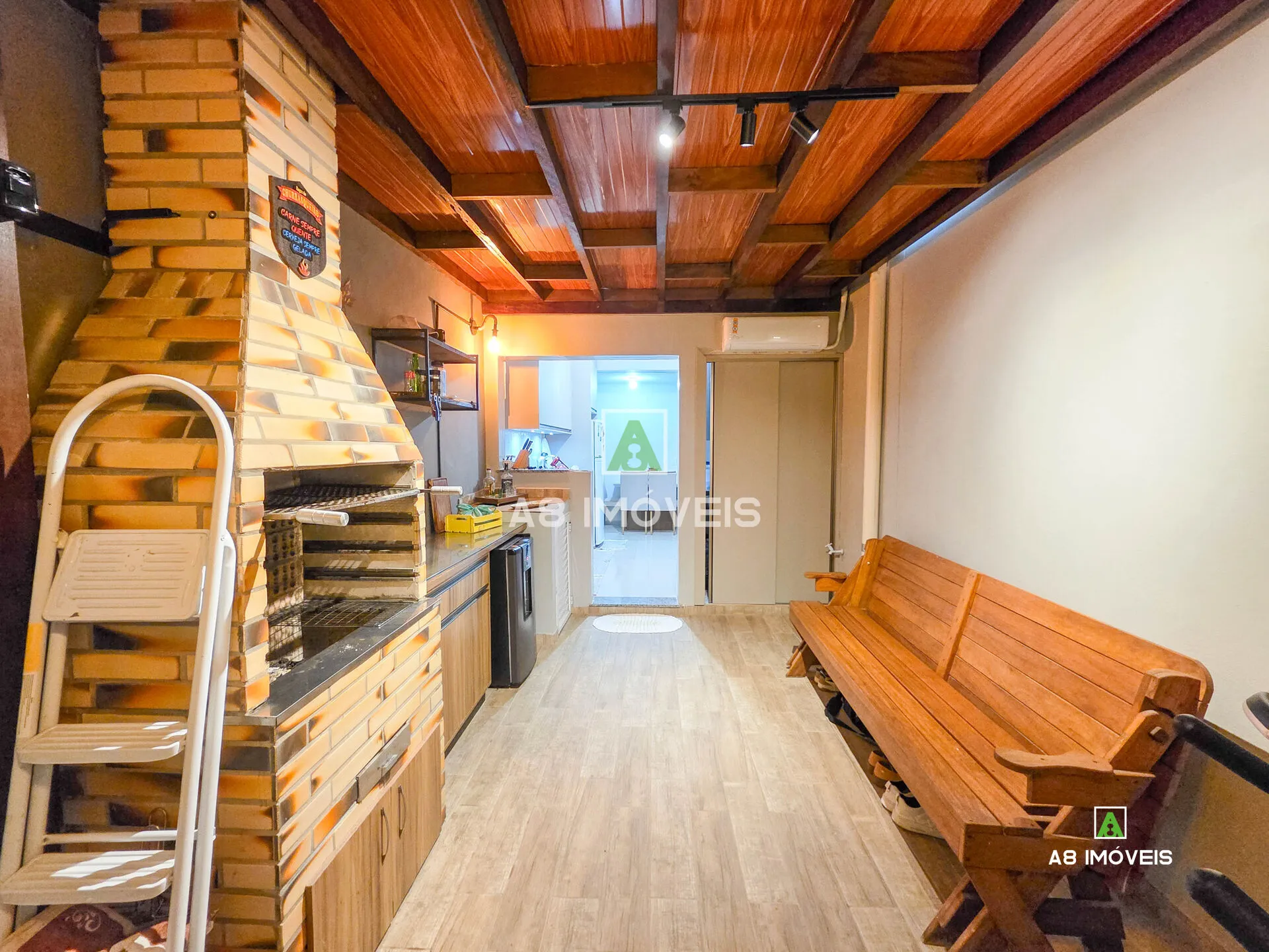 SOBRADO SEMI MOBILIADO COM DUAS VAGAS BAIRRO FORTALEZA ALTA — foto 7