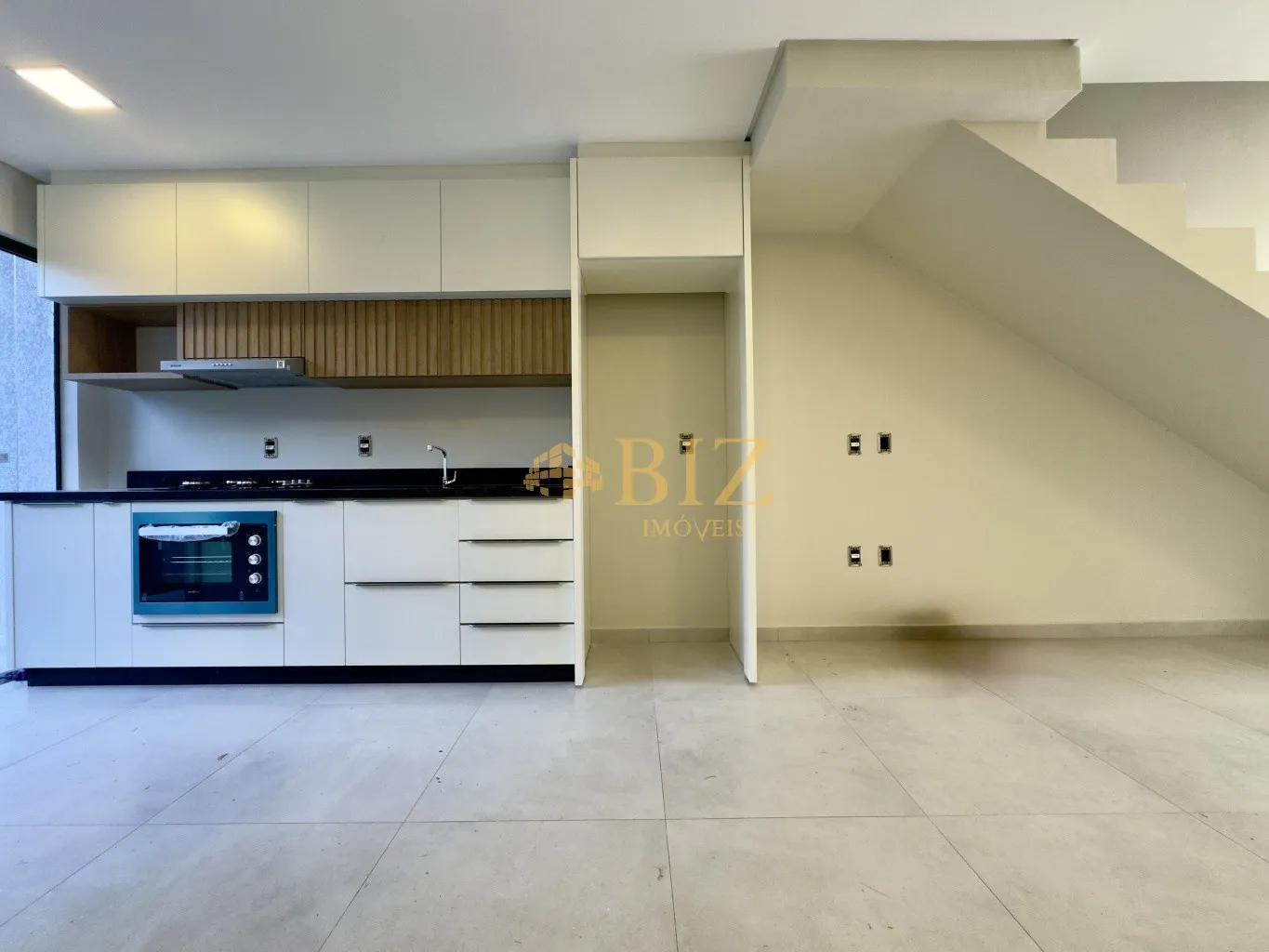 Excelente sobrado mobiliado, de alto padrão com 92m de área privativa com 2 suítes, no Bairro Escola Agrícola! — foto 5