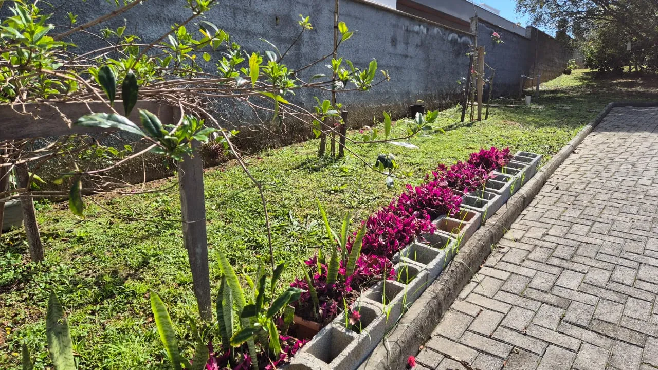 Casa com 03 dormitórios no Bairro Carijós — foto 3