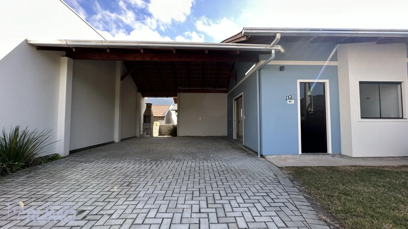 Casa com 02 dormitórios e garagem coberta no loteamento Caminho das Areias! - foto 1