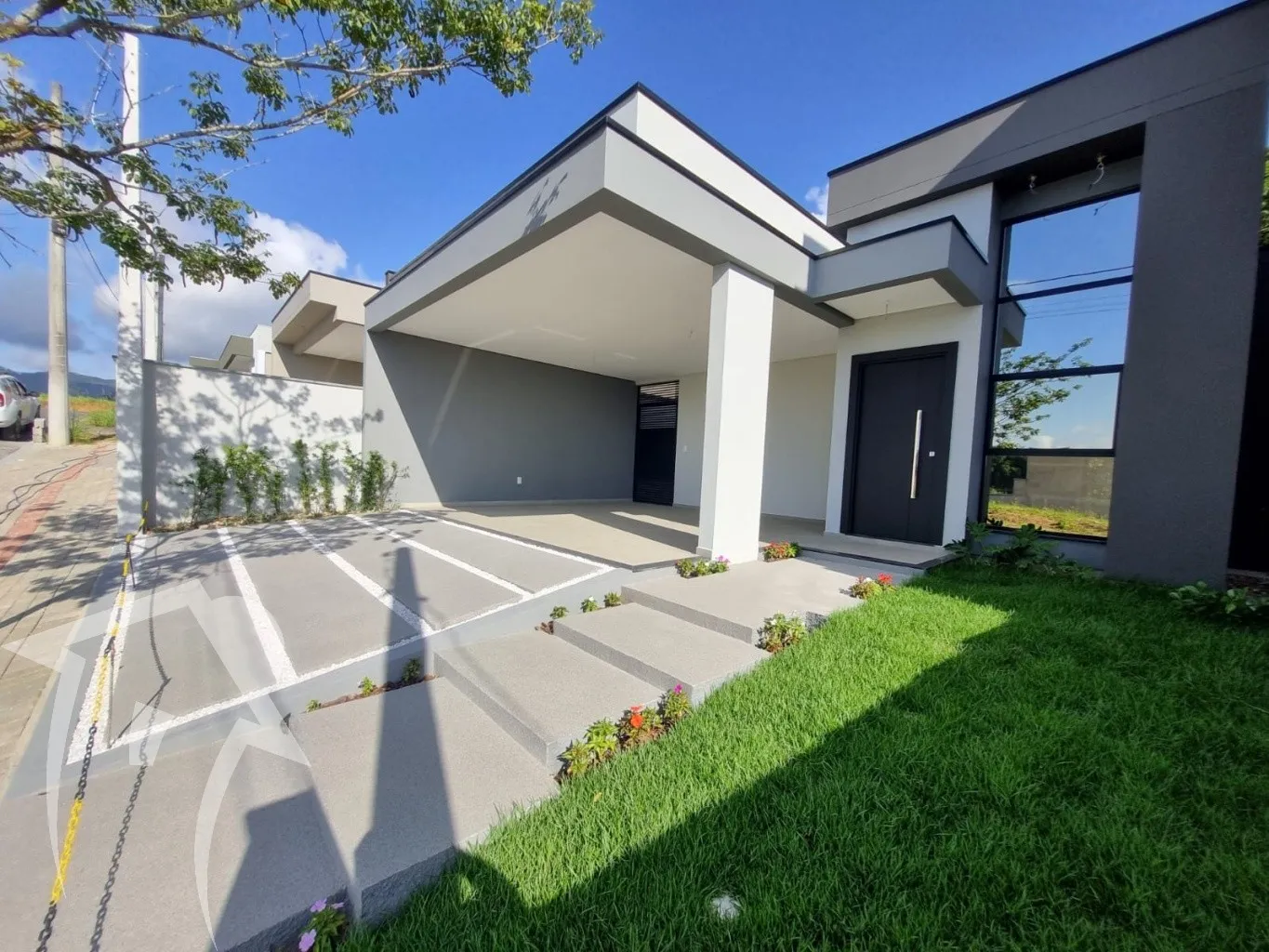 Casa de Alto Padrão em Estilo Americano Localização Privilegiada em Indaial - foto 1