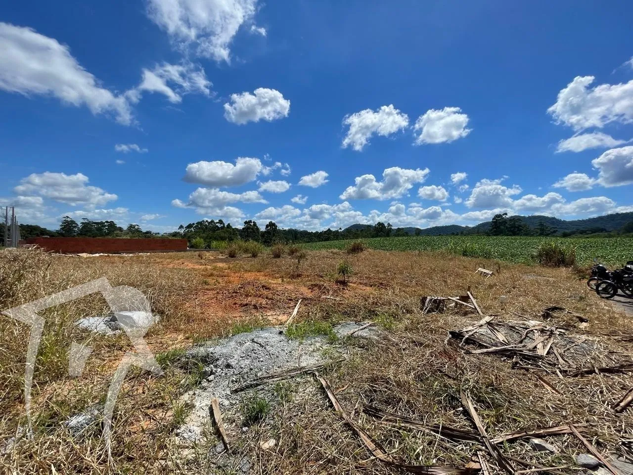 Lote pronto para construir em bairro com Alto índice de desenvolvimento. Lote de esquina ideal para três casas — foto 3