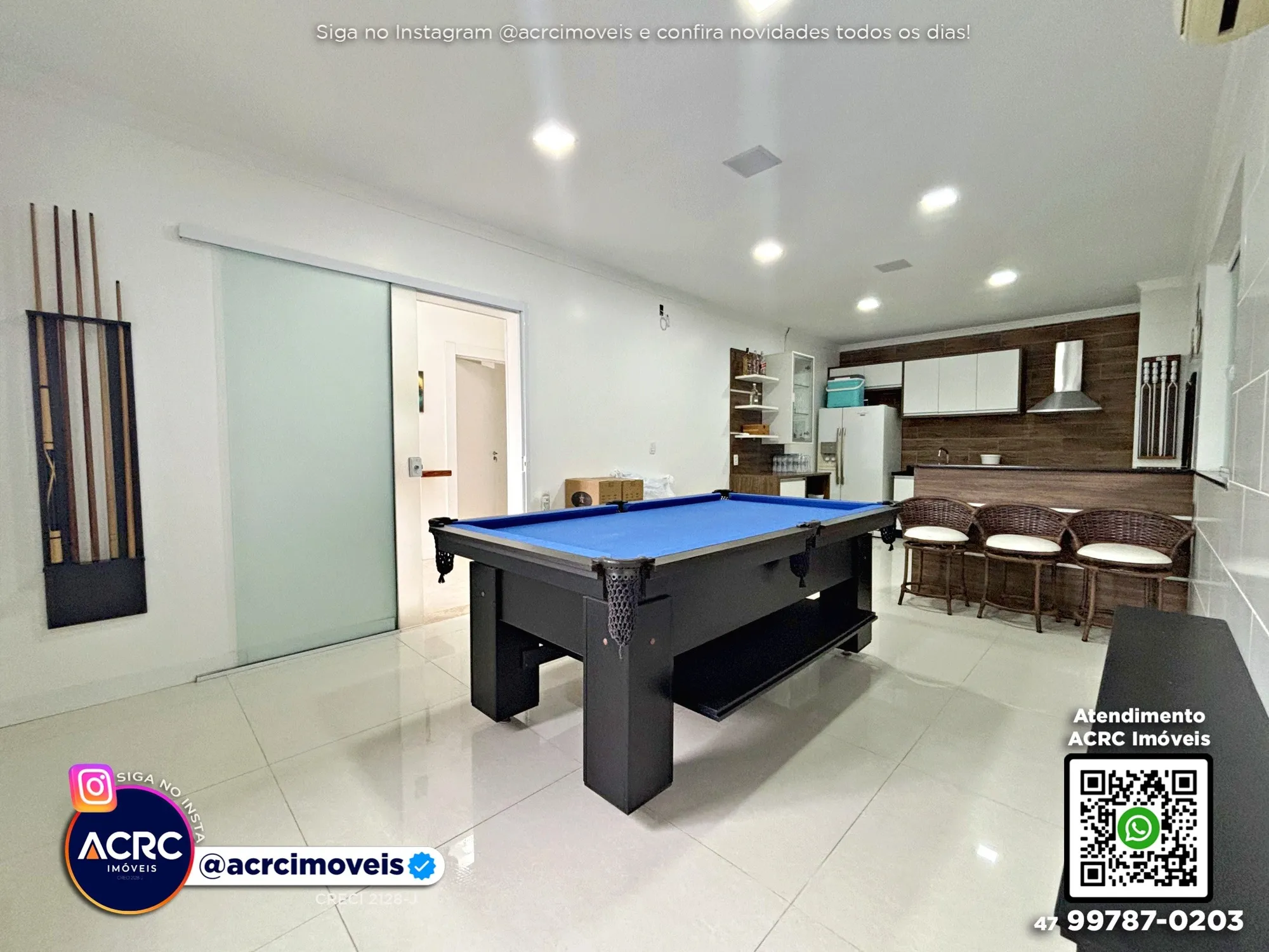 ACRC Imóveis - CA03698 - Casa com piscina a Venda no Bairro Ponta Aguda em Blumenau — foto 2