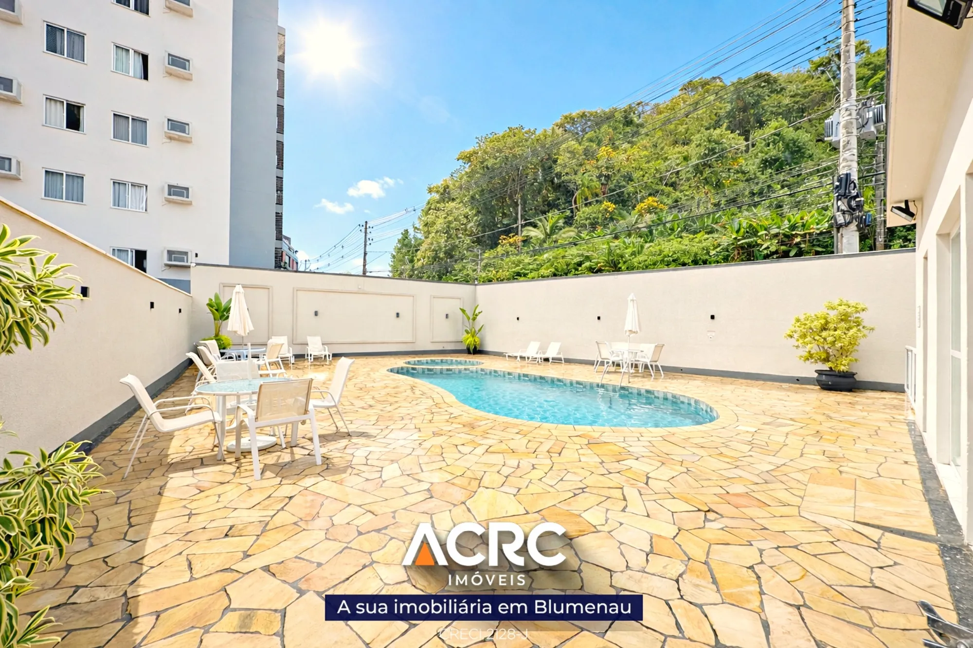 ACRC Imóveis - AP10044 - Apartamento com piscina em andar alto para Locação no Bairro Vila Formosa em Blumenau — foto 2