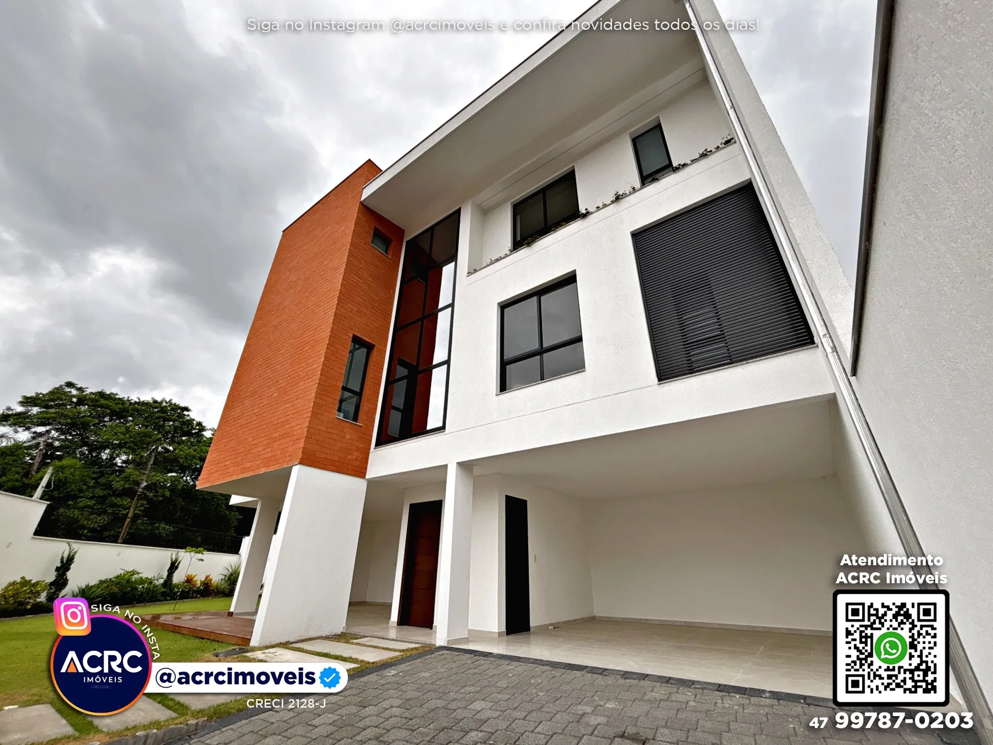 ACRC Imóveis - CA03667 - Sobrado Triplex a Venda no Bairro Escola Agrícola em Blumenau - foto 1