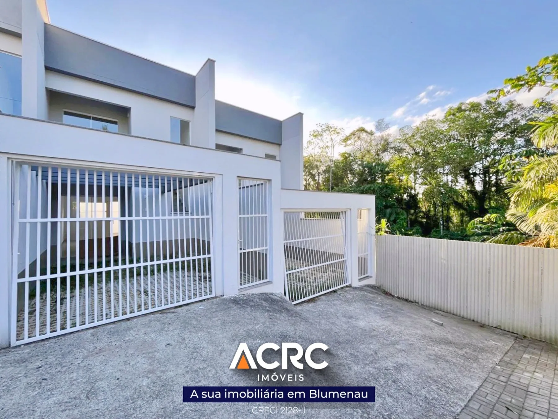 ACRC Imóveis - CA03555 - Casa de 02 andares a Venda no Bairro Escola Agrícola em Blumenau - foto 1