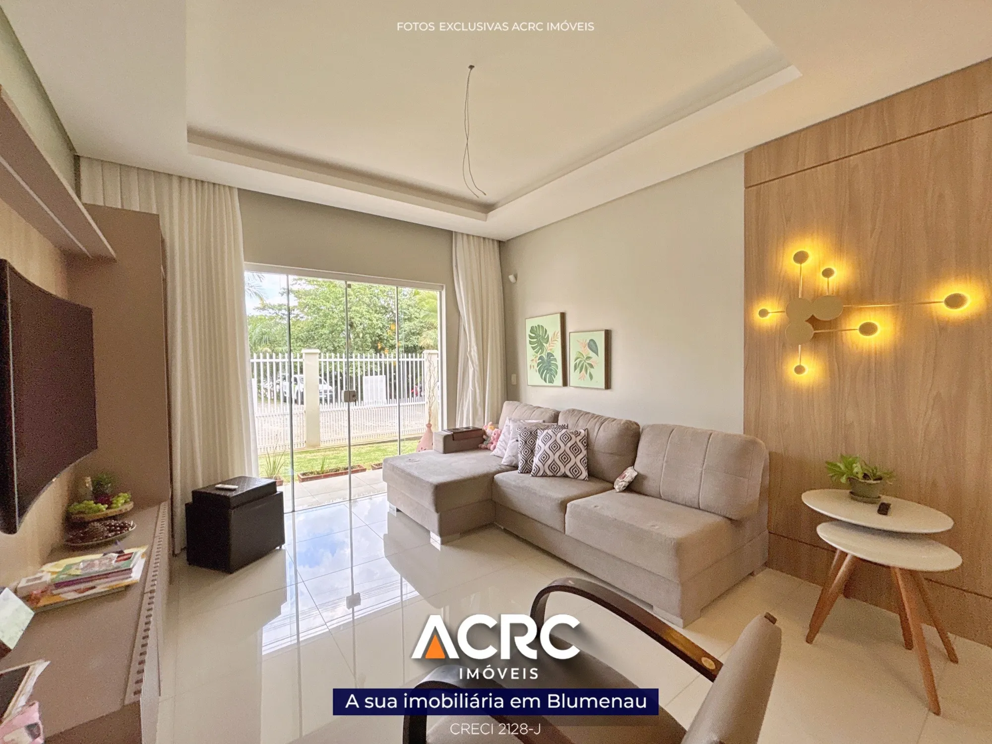 ACRC Imóveis - CA03544 - Casa com um belíssimo jardim a Venda no Bairro Água Verde em Blumenau — foto 6