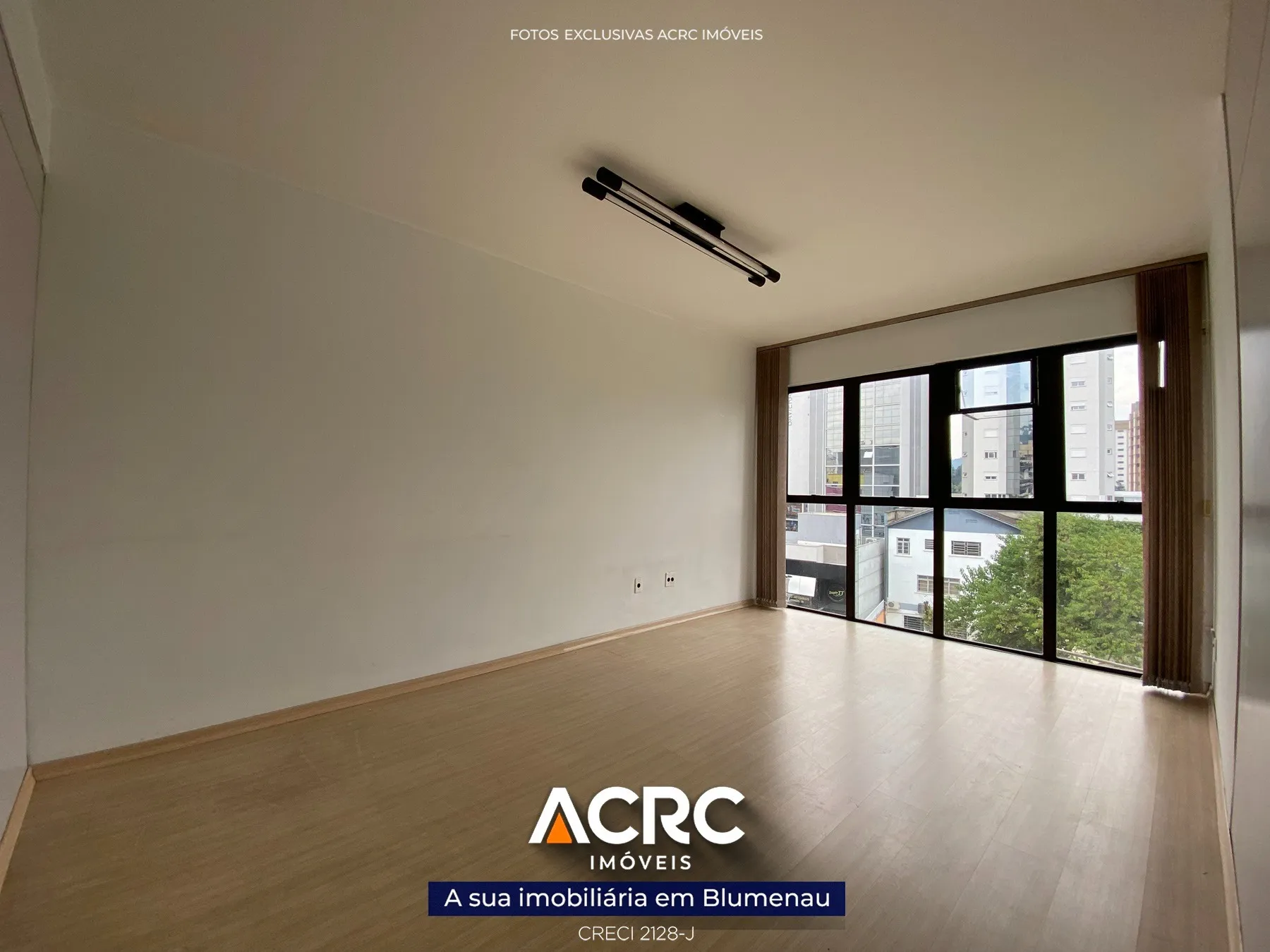 ACRC Imóveis - SA01309 - Sala comercial para Venda no Centro de Blumenau - foto 1