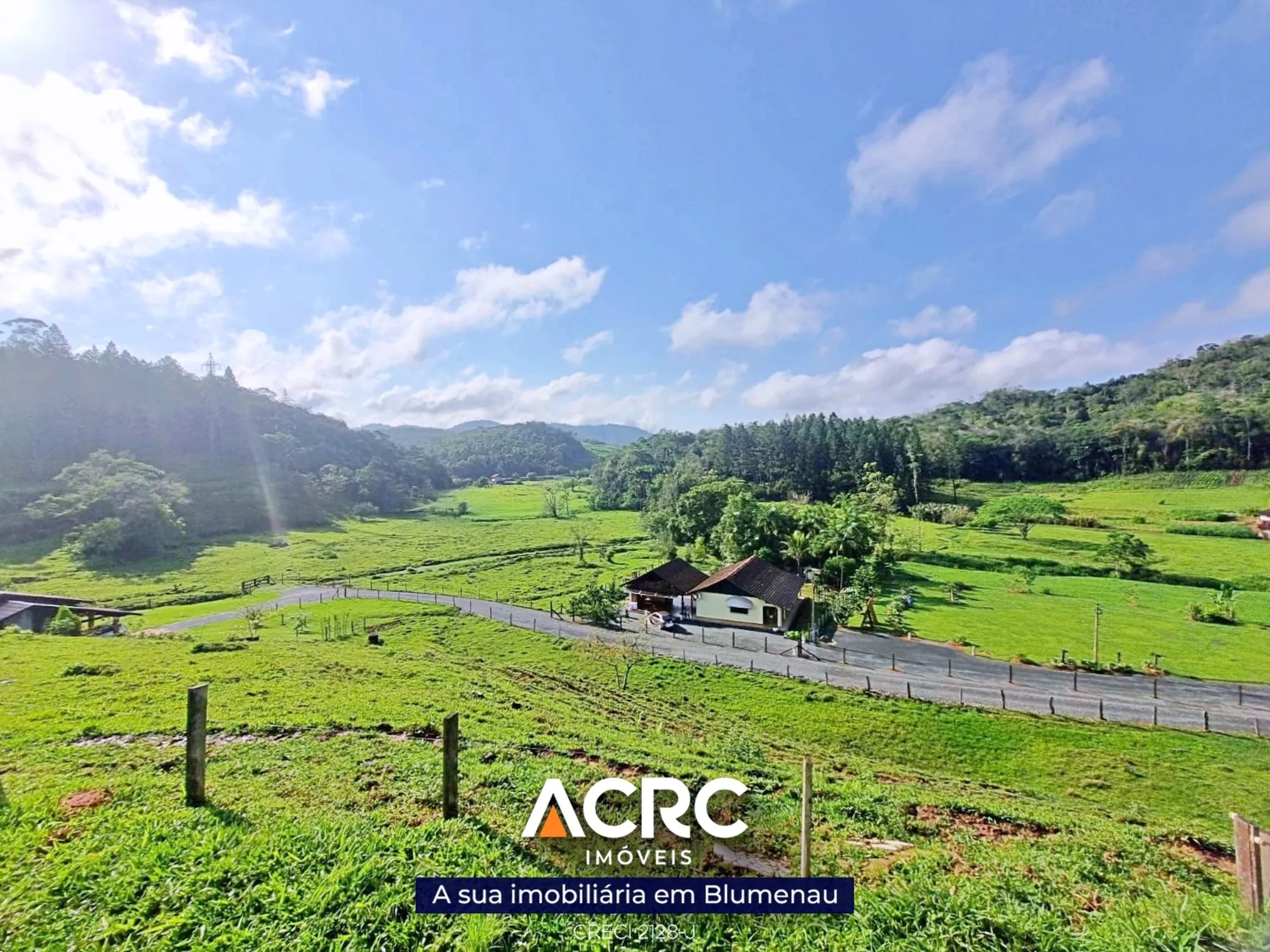 ACRC Imóveis - CA03505 - Casa a Venda no Bairro Fidélis em Blumenau — foto 2