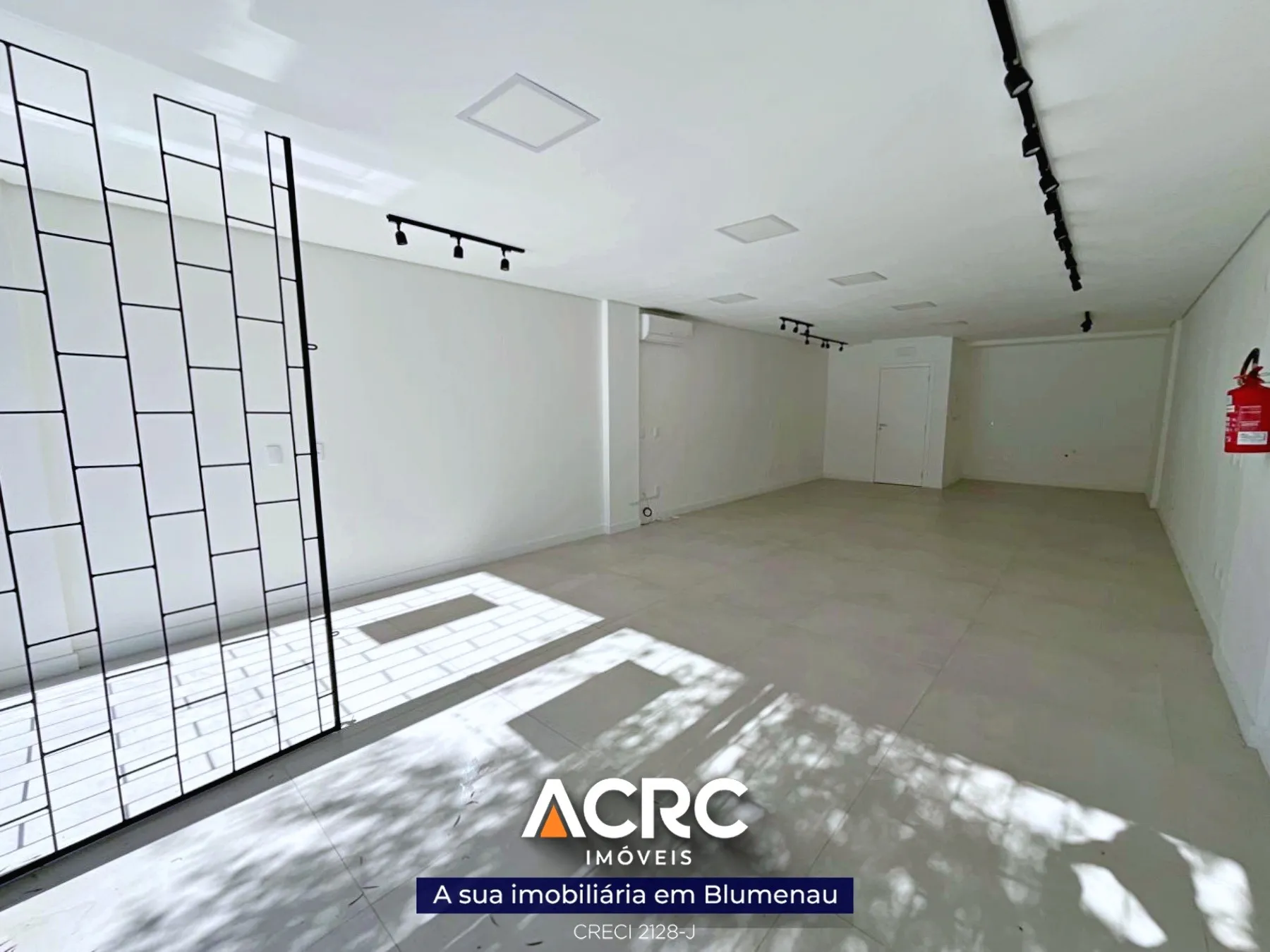 ACRC Imóveis - SA01291 - Sala Comercial para Locação no Bairro Vila Nova em Blumenau. — foto 3