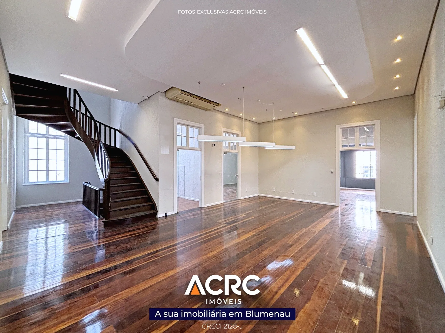 ACRC Imóveis - CA03423 - Casarão histórico para Locação no Bairro Jardim Blumenau — foto 4
