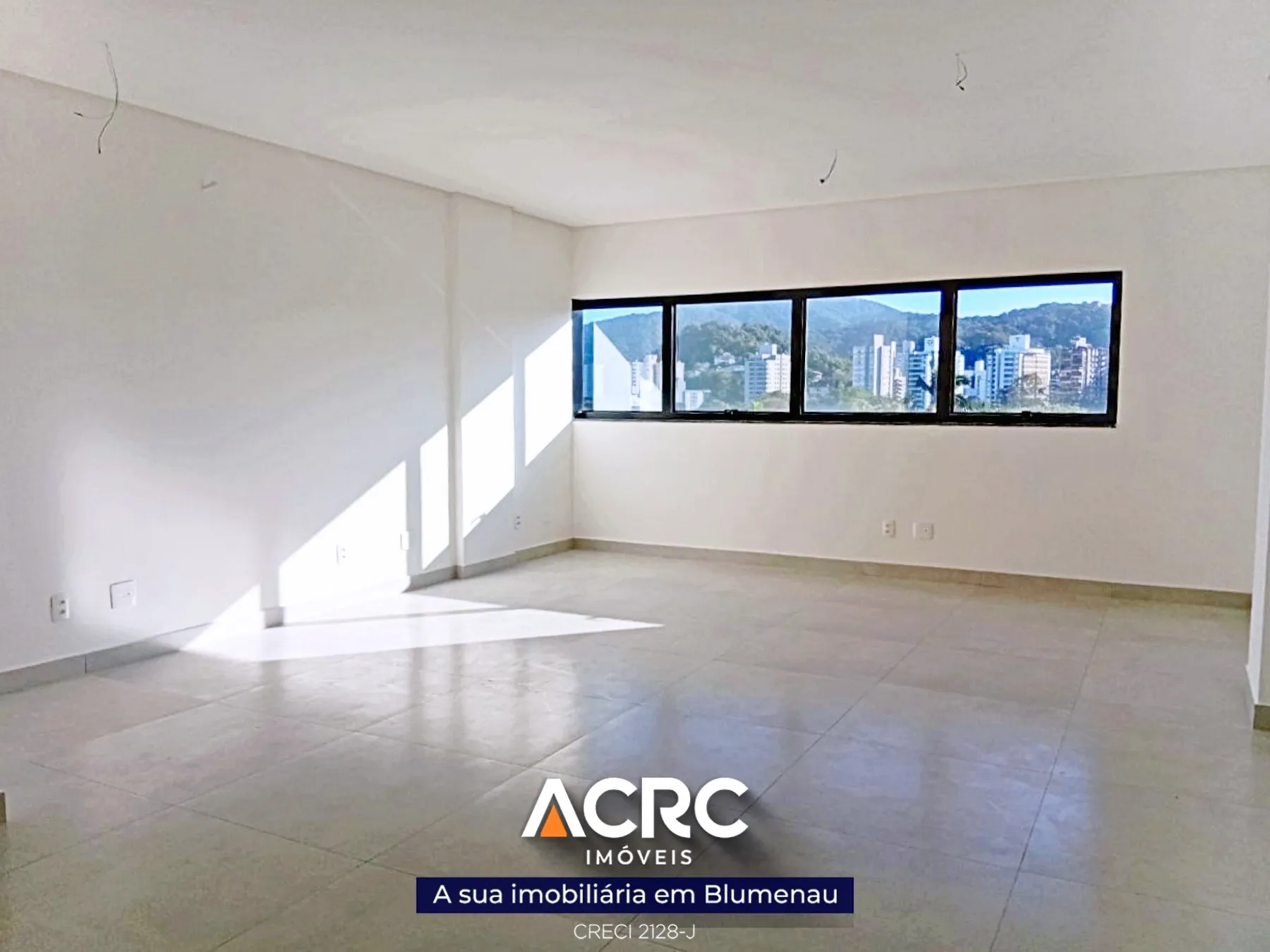 ARCR Imóveis - SA01263 - Sala Comercial para Locação no Bairro Garcia — foto 2