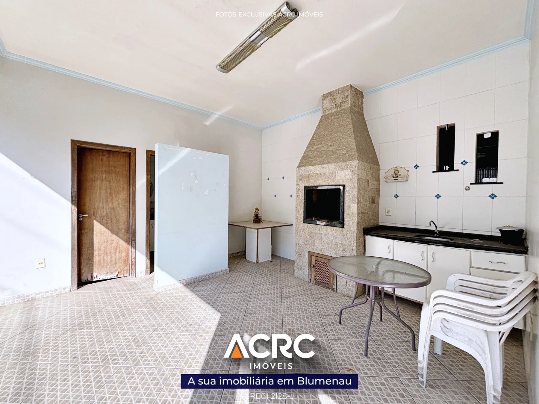ACRC Imóveis - CA03400 - Casa com piscina para Venda no Bairro Garcia — foto 3