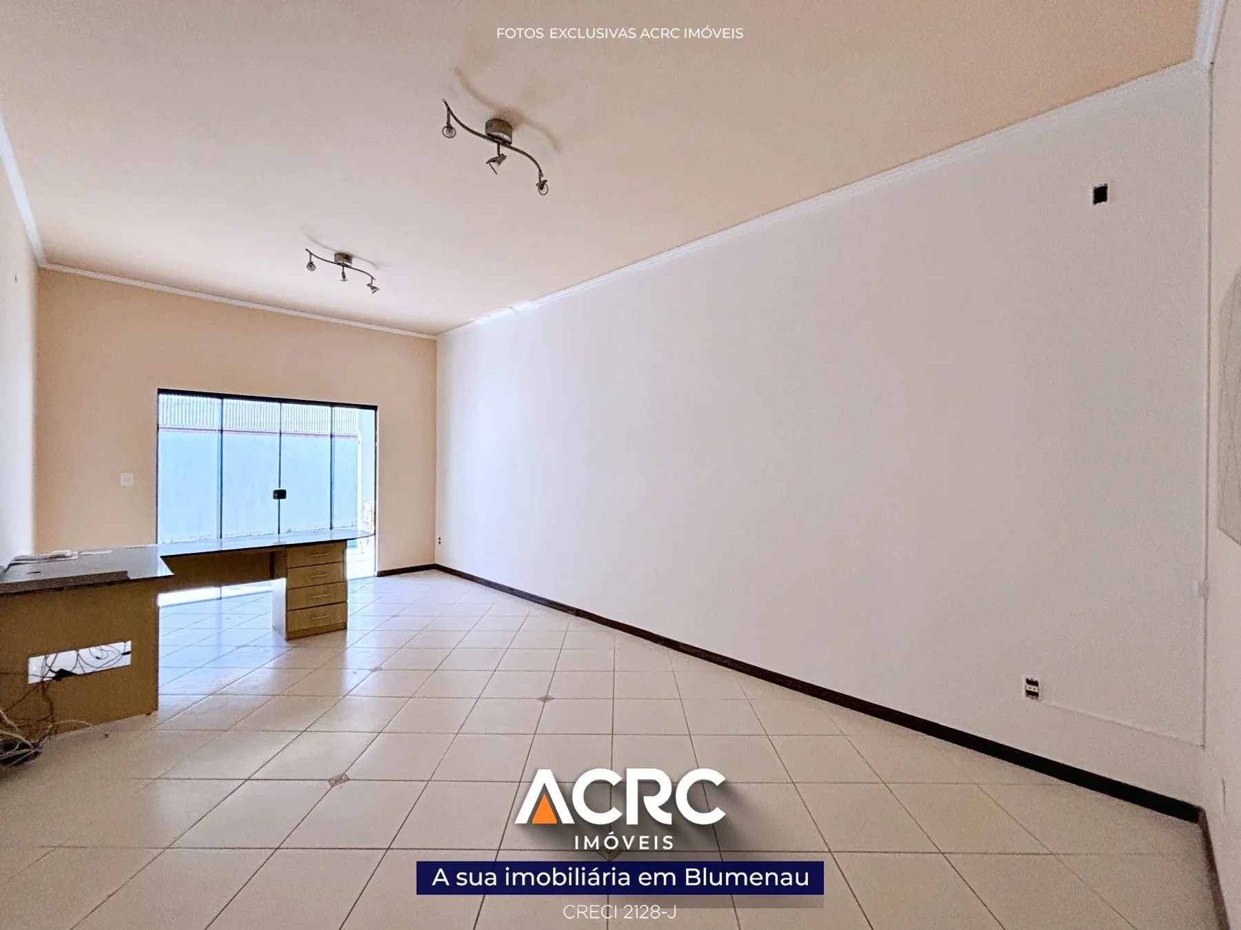 ACRC Imóveis - CA03400 - Casa com piscina para Venda no Bairro Garcia — foto 5