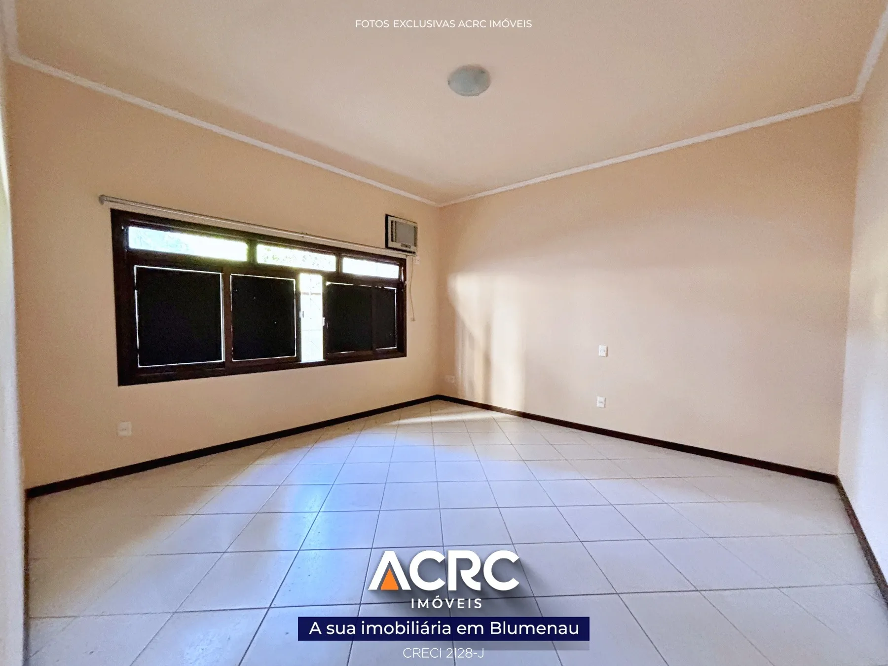 ACRC Imóveis - CA03400 - Casa com piscina para Venda no Bairro Garcia — foto 7