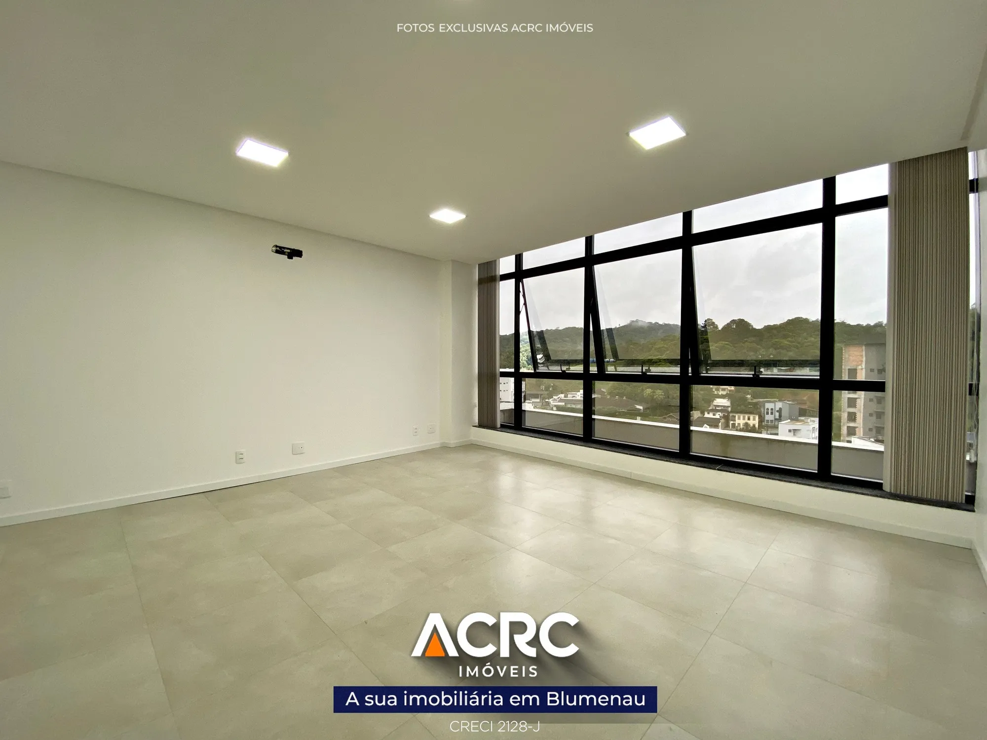ACRC Imóveis - SA01218 - Sala Comercial para Locação no Bairro Garcia — foto 2