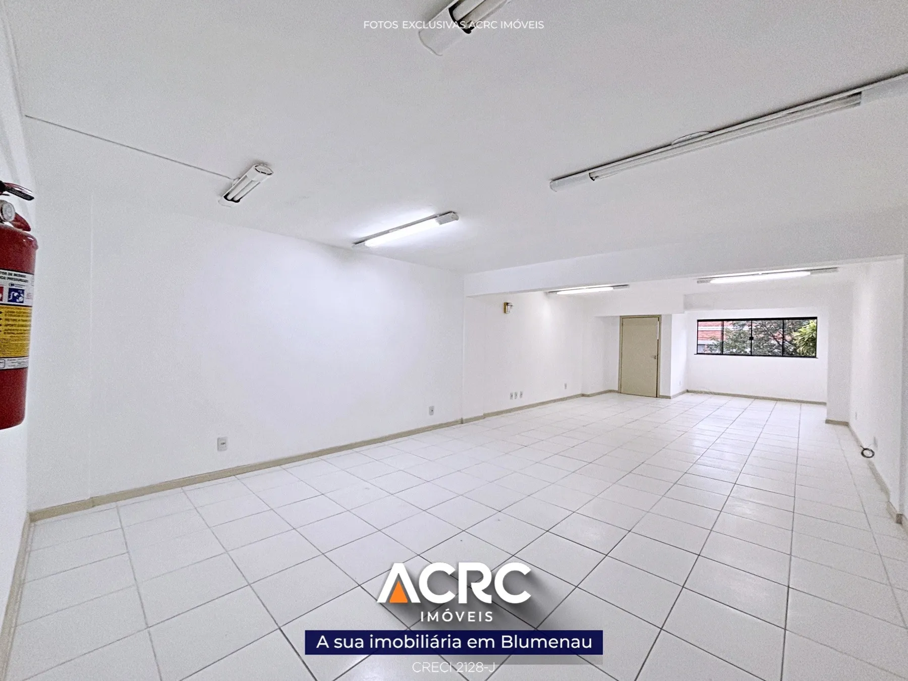 ACRC Imóveis - SA01191 - Sala para Locação no Bairro Ponta Aguda — foto 3