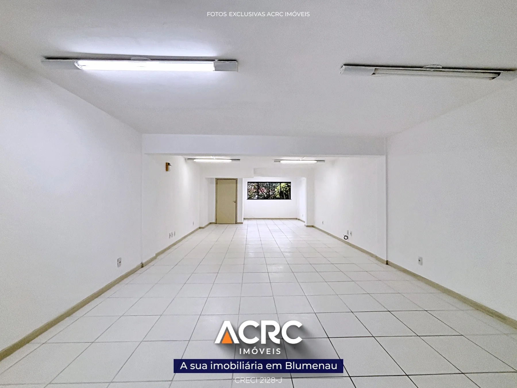 ACRC Imóveis - SA01191 - Sala para Locação no Bairro Ponta Aguda — foto 4