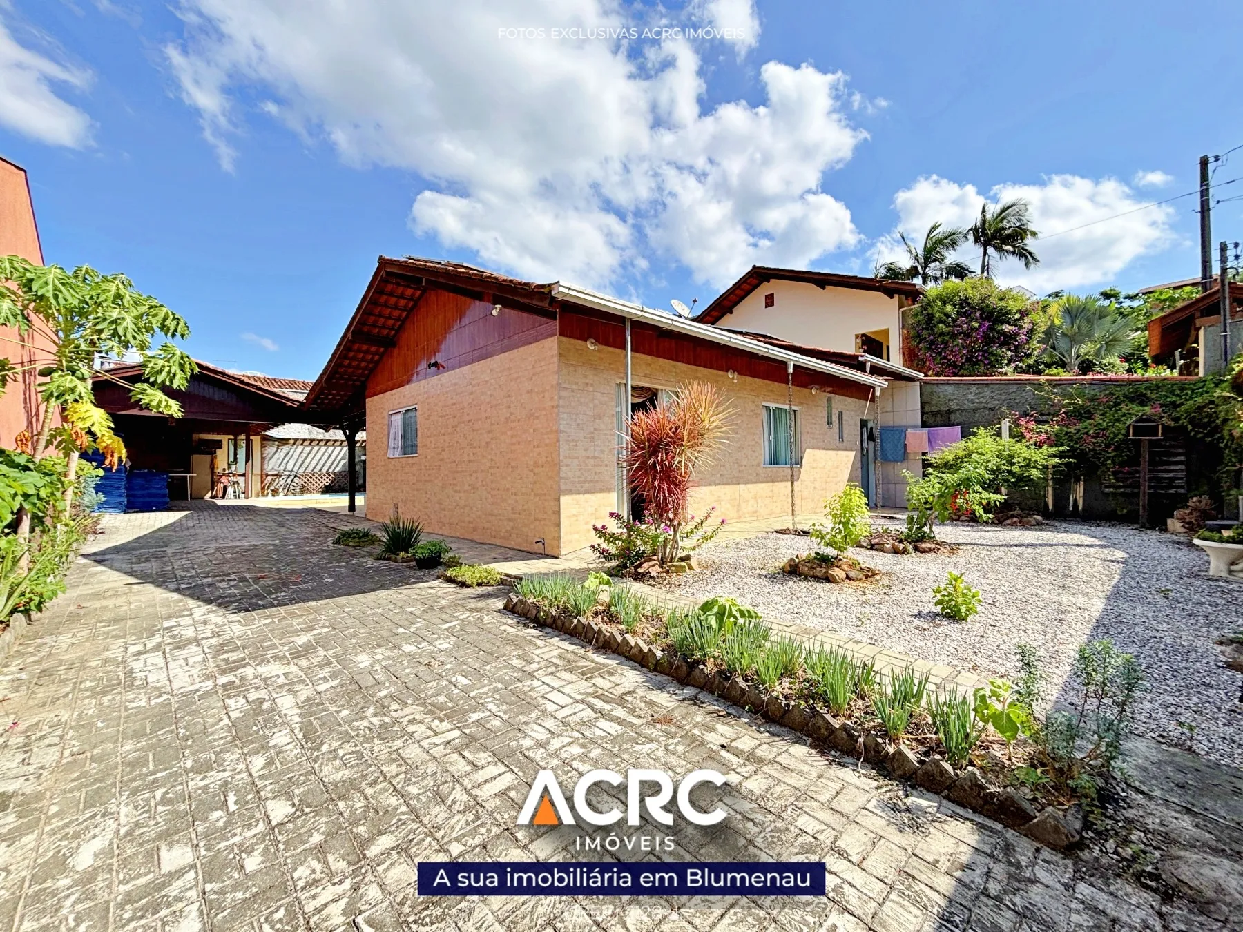 ACRC Imóveis - CA03261 - Casa para Venda no Bairro Salto Weissbach - foto 1