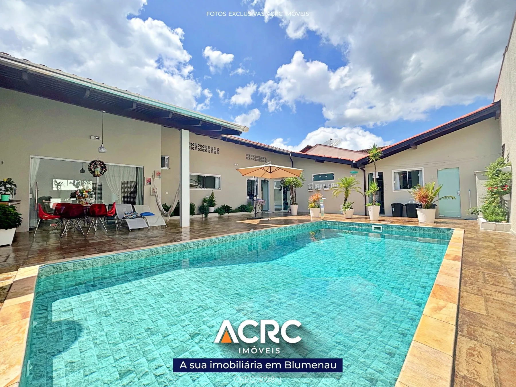 Casa · à venda · 4 quartos · 213m² · Velha, Blumenau