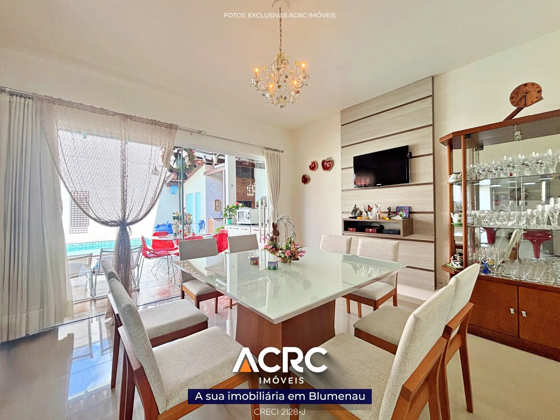 Casa · à venda · 4 quartos · 213m² · Velha, Blumenau