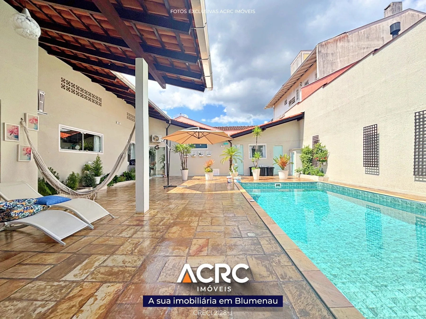 Casa · à venda · 4 quartos · 213m² · Velha, Blumenau