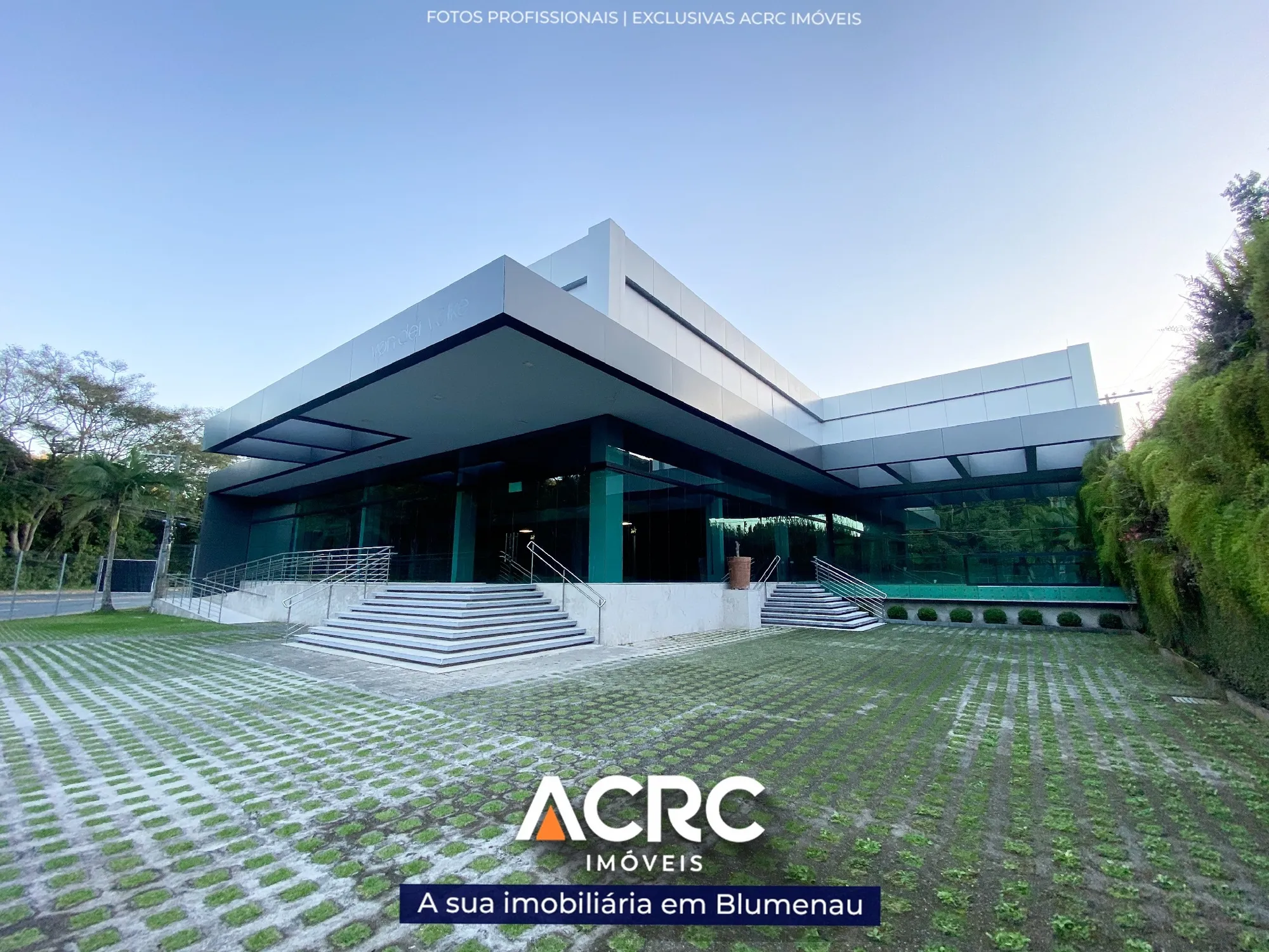 ACRC Imóveis - PD00141 - Imóvel comercial com 3.300 m de área construída e infraestrutura completa para a sua empresa no bairro Ponta Aguda - foto 1