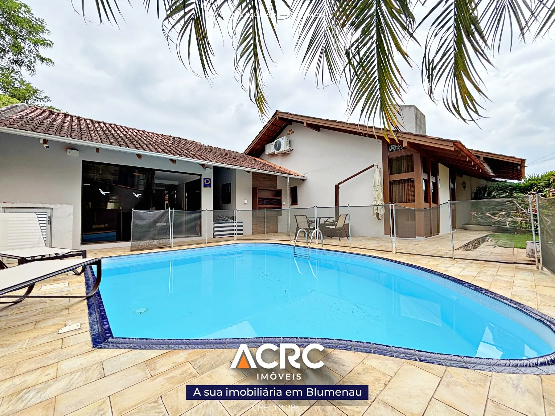 ACRC Imóveis - Casa com piscina para Venda no Bairro da Velha - foto 1