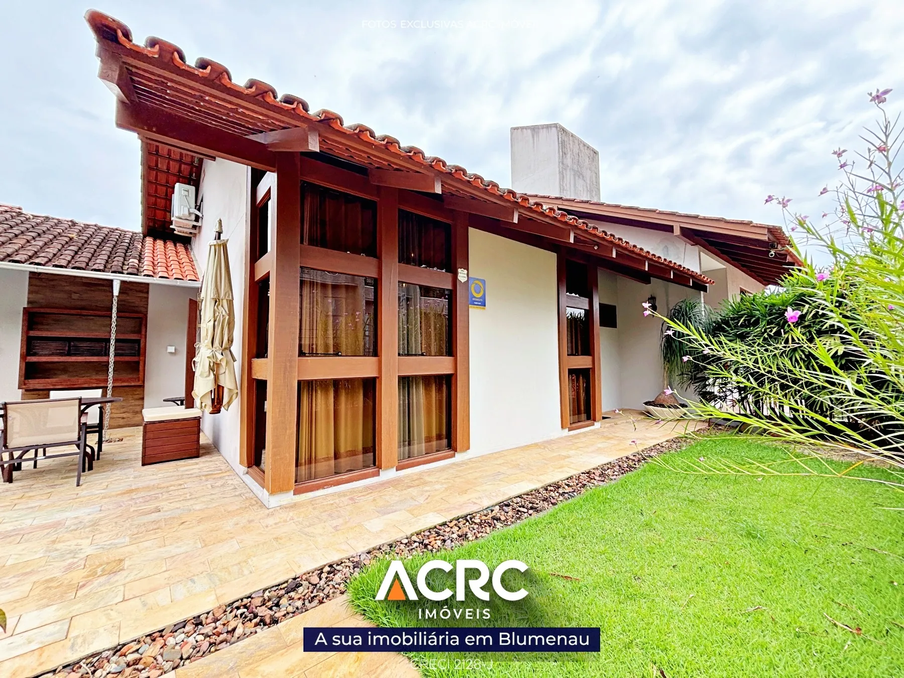 Casa · à venda · 3 quartos · 326m² · Velha, Blumenau